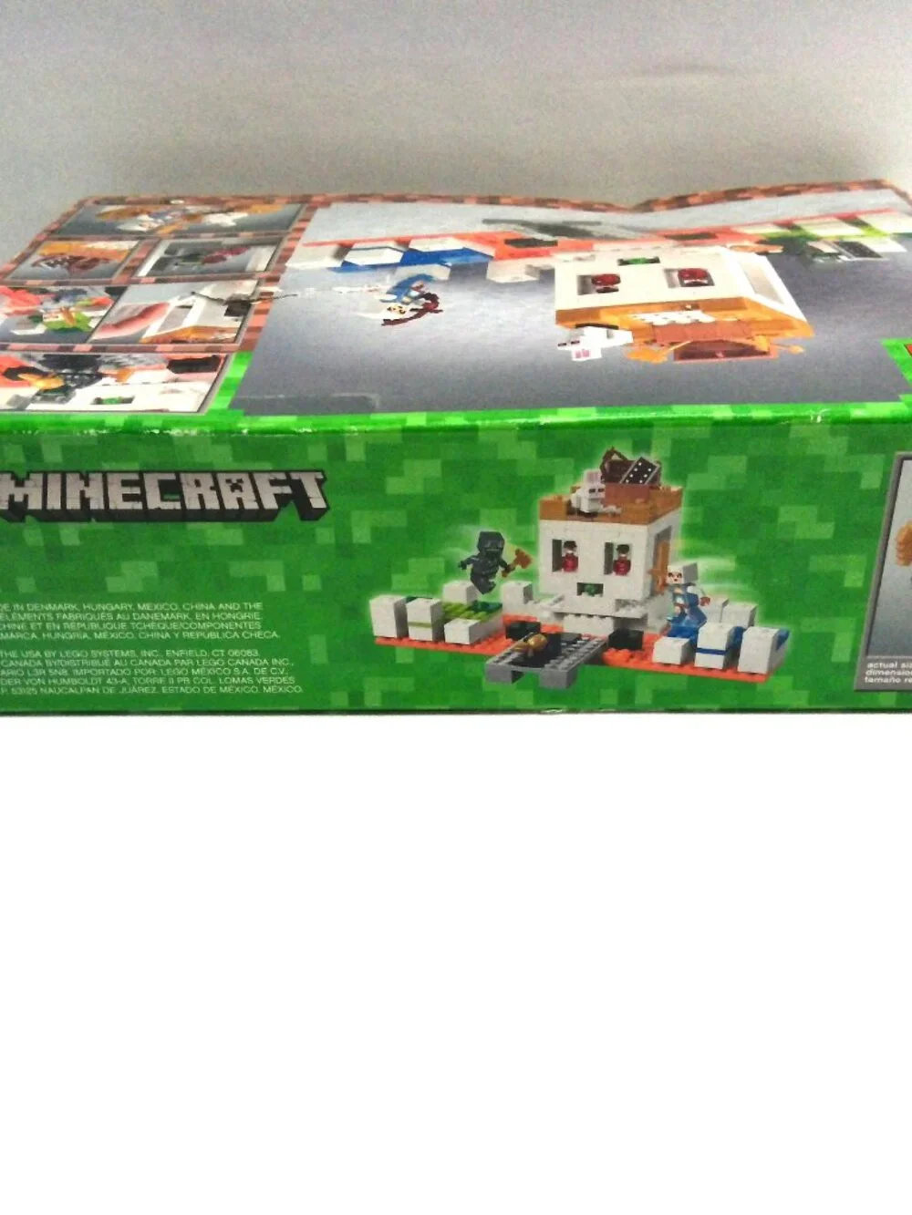 Lego Minecraft Building Toy 198 Pcs. Skull Arena NEW in Sealed Damaged Box 21145